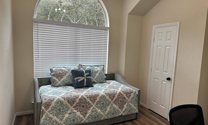College Park House | Come enjoy what The Woodlands has to offer in our updated 3 bedroom home.