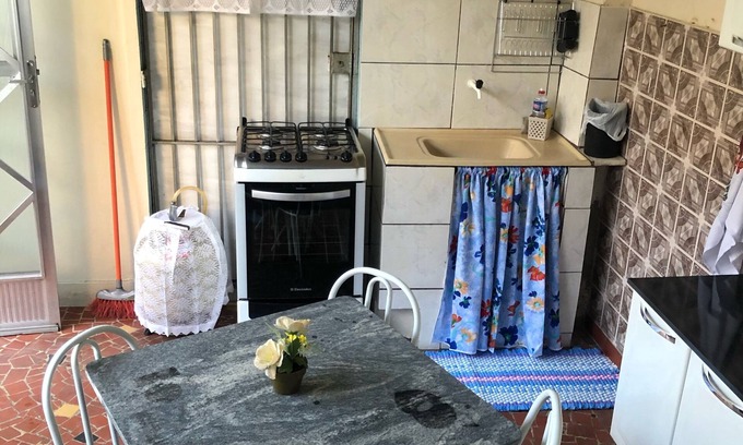 Penha House | Come home in quiet street close to everything