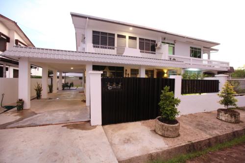 Miri House | Come Inn Homestay 1380