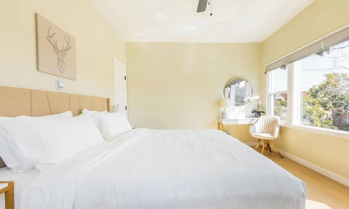 Alamitos Beach Apartment | Come live the sunny & relaxing SoCal life in our brand-new sunny beach getaway