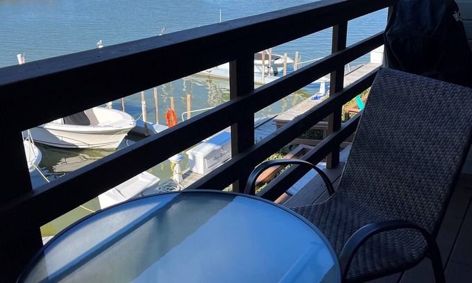 Gypsum Condo | Come Sail Away Condo with Pool and Boat Slip
