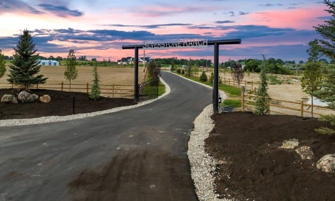 Caldwell Other | Come spend the week at the Silverstone Ranch! Horse arena and stalls available!