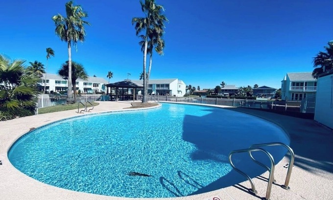 Key Allegro Condo | Come stay at “Lil’ Nauti” a 2 Bedroom 2 Bath with a private boat slip!