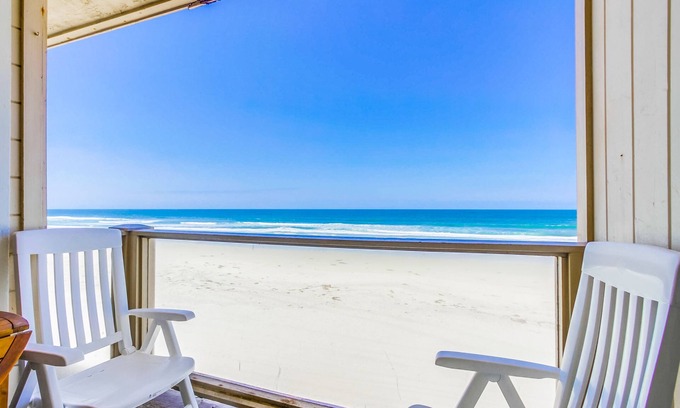 Mission Beach Condo | Come stay at this amazing ocean front condo in the heart of Mission Beach!