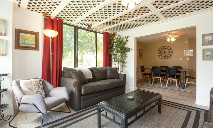 North Saanich Apartment | Come stay at this Cozy 2 BR newly renovated w/deck