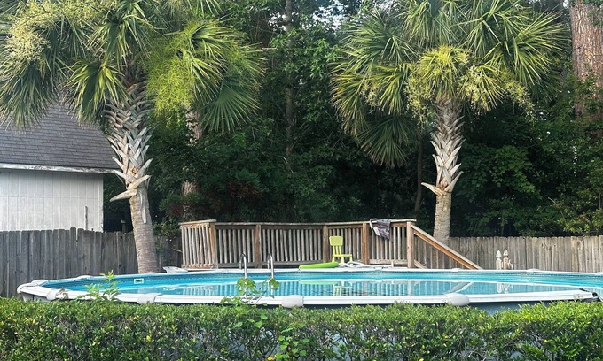 Wilmington House | Come to relax at Casa Rodea Duran 15 min away from the beach & relax at the pool