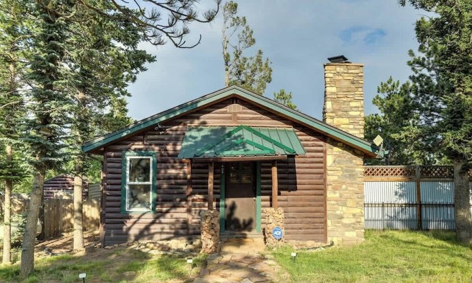 Woodland Park Cabin | Come to the Hideout! Hot Tub, Fire Pits & Views!