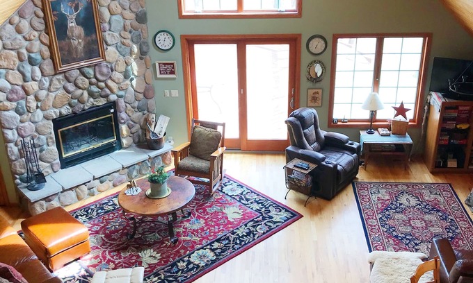 Pepin Ski Chalet | Come to Where the Eagles Soar! Firewood included with winter stays!