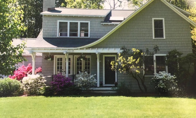 Westport House | Come to your summer home-mile to Saugatuck/Compo- 20% discount for full summer