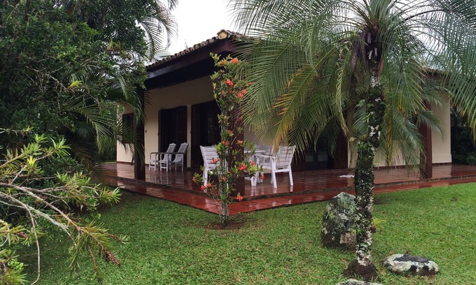 Lagoinha House | Comfortable house (large balcony and garden) 70 m. from the beach with WI-FI