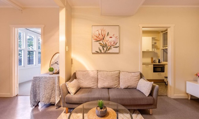 Yeronga House | Comfort 1-Bedroom Cottage Retreat @Yeronga