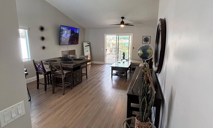 Corona House | Comfort 4 Bedroom 2 Bath with AC