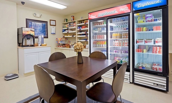 Mount Laurel House | Comfort and Convenience! Free Parking, Pets Allowed, Near Strawbridge Lake Park