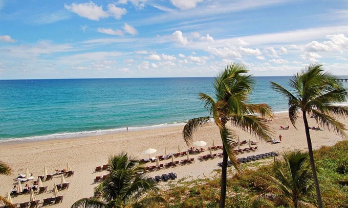 Palm Beach House | Comfort and Convenience! 3 Garden View Rooms | Private Beach Access + Pool