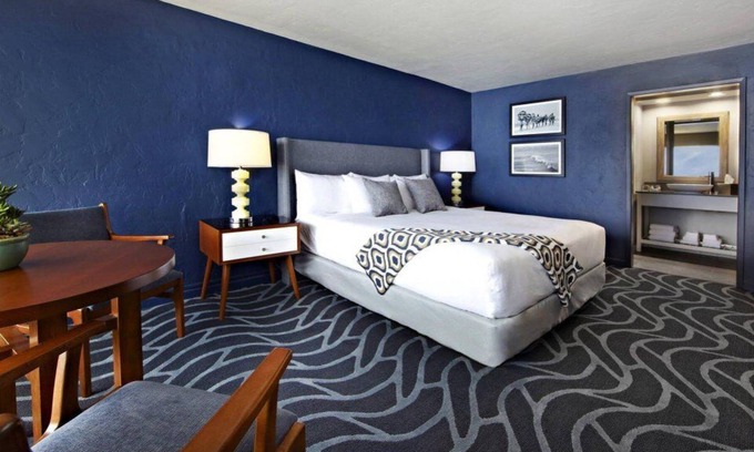 Monterey House | Comfort and Convenience! Free Parking, Pets Allowed, Direct Beach Access