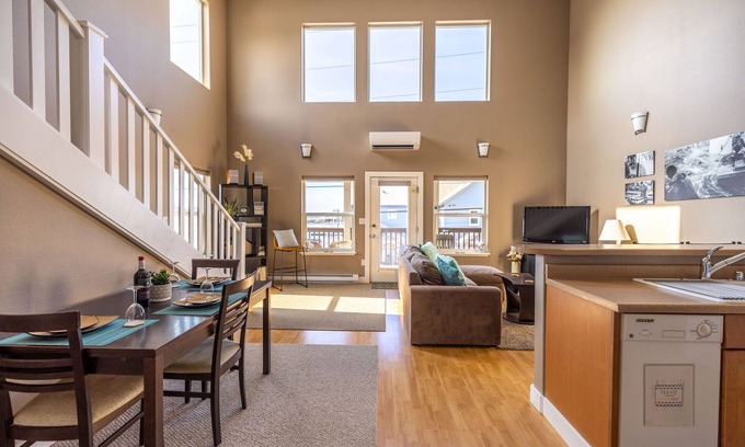 Sitka Condo | Comfort and Convenience in Downtown Sitka - Suite B