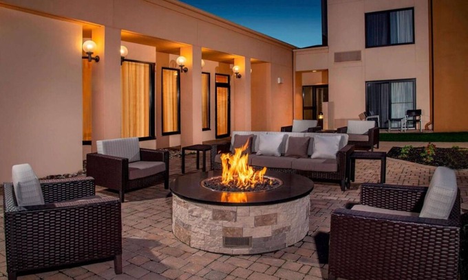 Newark Hotel | Comfort and Convenience! THREE Pet-friendly Units, Indoor Pool, Free Parking!