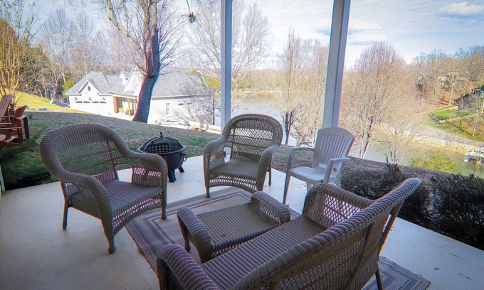 Winchester House | Comfort and Fun on Tims Ford Lake