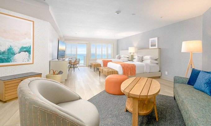 Carlsbad Village Hotel | Comfort and Relaxation! Four Spacious Units with Pool View, Beachfront Property!