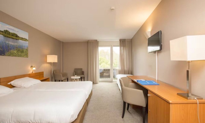 Velsen-Zuid Hotel | Comfort and Serenity Await with Free Parking, Beautiful Views, & On-Site Dining