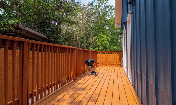 Historic Garderns Cottage | Comfort and Style 4br/3ba Near Riverwalk and Dtown