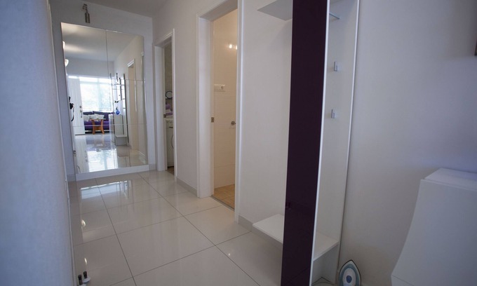 Vrpolje Apartment | Comfort Apartment with Terrace (5 - 6 Adults)