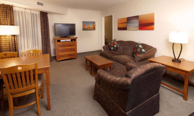 Las Colinas Resort | Comfort & Convenience! 2 Spaces w/Fully-equipped Kitchen, Parking & Pool!