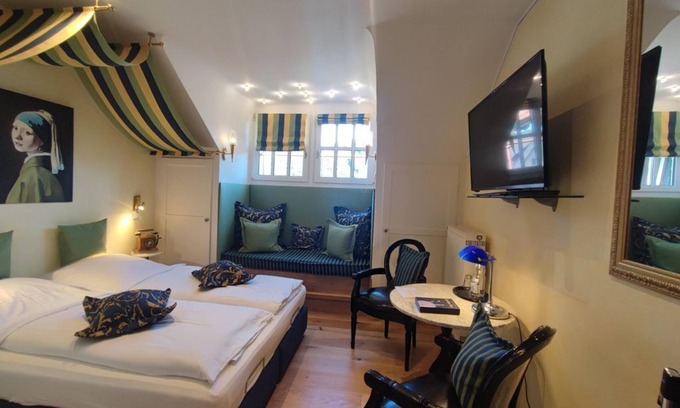 Bad Salzig Apartment | Comfort double room - Park Villa central on the Middle Rhine