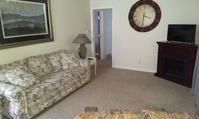 Sioux Falls House | Comfort, friendly, low crime, close to parks, hospitals, shopping