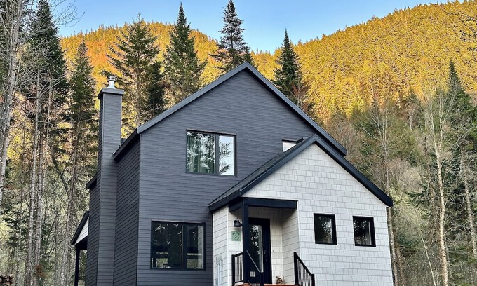 Saint-Raymond Ski Chalet | Comfort in nature just 700m from the VBN reception!