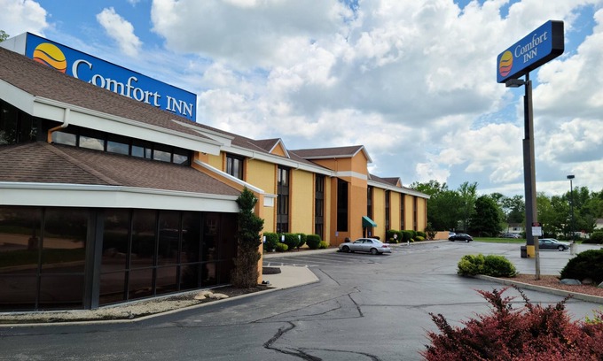 Landen Hotel | Comfort Inn Cincinnati Northeast