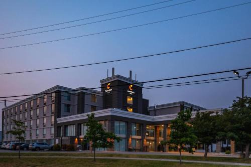 Etobicoke Hotel | Comfort Inn & Conference Centre Toronto Airport