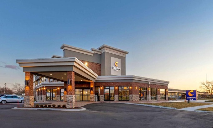 Clawson Hotel | Comfort Inn Detroit - Troy