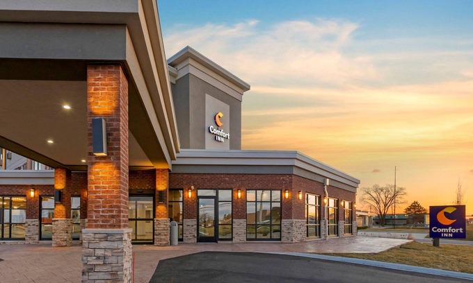 Clawson Hotel | Comfort Inn Detroit - Troy