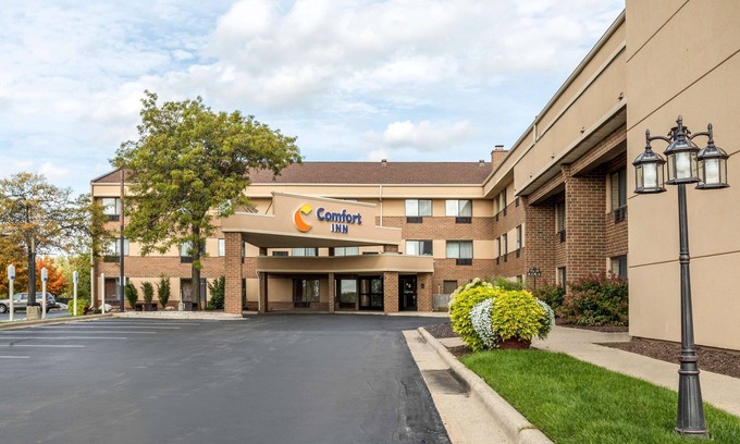 East Paris Hotel | Comfort Inn Grand Rapids Airport