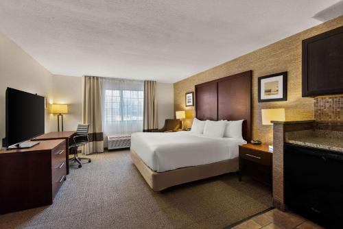 Ludington Hotel | Comfort Inn Ludington near US-10