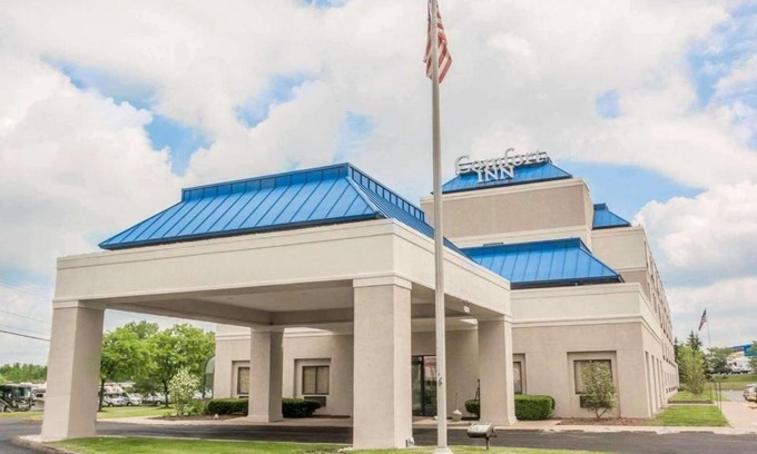 Lindbergh Lawns Hotel | Comfort Inn - NYS Fairgrounds