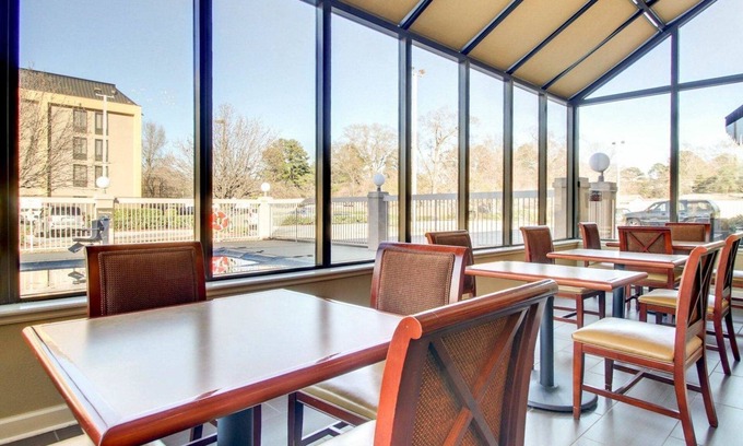 Pearl Hotel | Comfort Inn Pearl-Jackson