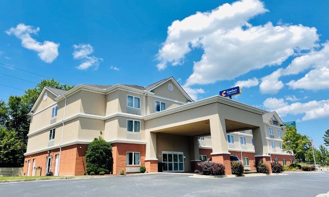 Gracewood Hotel | Comfort Inn & Suites Augusta Fort Gordon Area