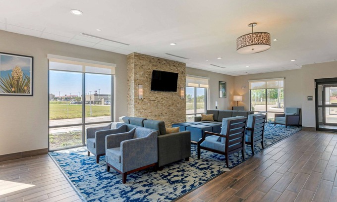 Mesquite Hotel | Comfort Inn & Suites Balch Springs - SE Dallas