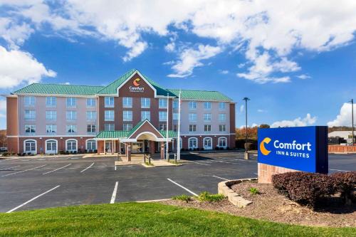 Cuyahoga Falls Hotel | Comfort Inn & Suites Cuyahoga Falls - Akron