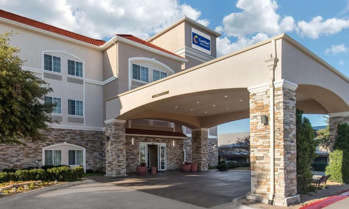 Cedar Hill Hotel | Comfort Inn & Suites Cedar Hill Duncanville