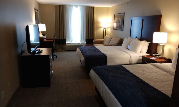 Milford Hotel | Comfort Inn & Suites Cooperstown/Milford