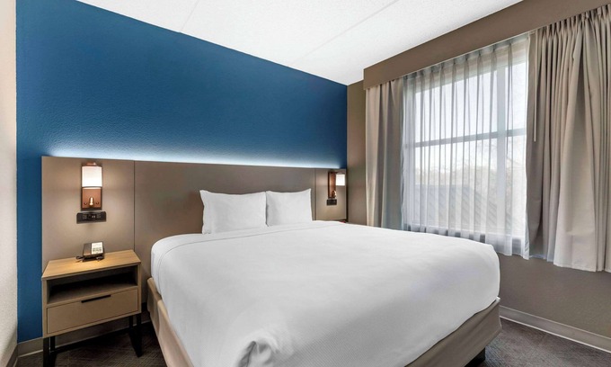 Cuyahoga Falls Hotel | Comfort Inn & Suites Cuyahoga Falls - Akron