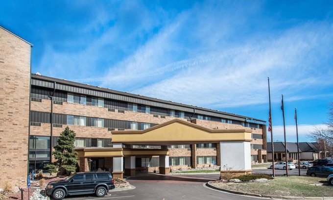 Northeast Park Hill Hotel | Comfort Inn & Suites Denver Northfield