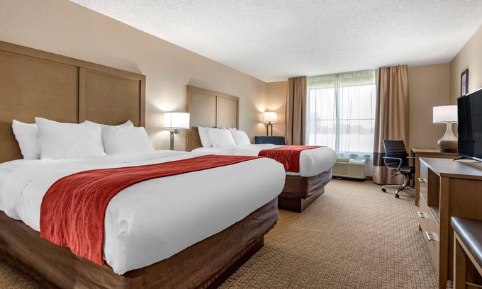 Farmington Hotel | Comfort Inn & Suites Farmington - Victor