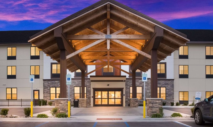 Gaylord Hotel | Comfort Inn & Suites Gaylord