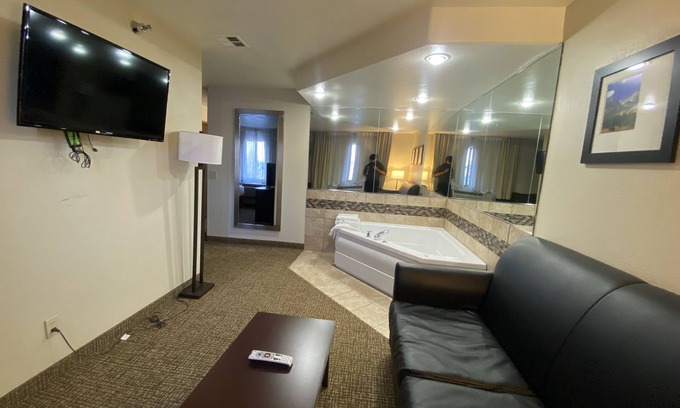 Gunnison Hotel | Comfort Inn & Suites Gunnison - Crested Butte