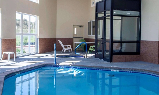 Harrisonville Hotel | Comfort Inn & Suites Harrisonville