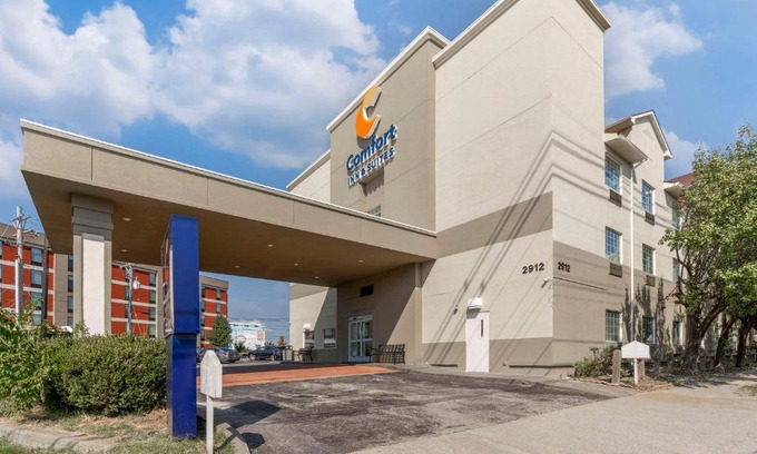 Fairgrounds Hotel | Comfort Inn & Suites Louisville Airport Fair & Expo